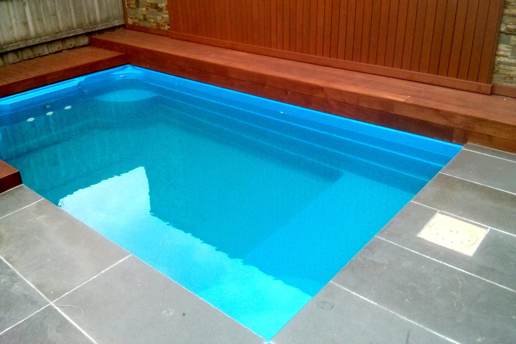 Retreat 5x3m pool